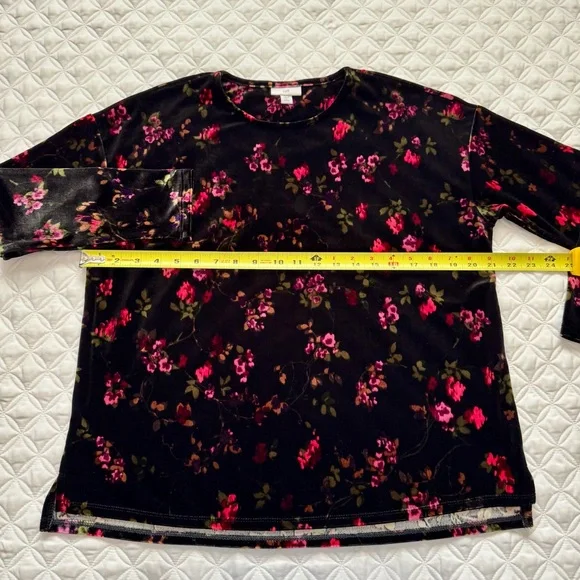 J.Jill Black Velour Long Sleeve Pullover Top Red Pink Floral Size SP - Picture 6 of 13